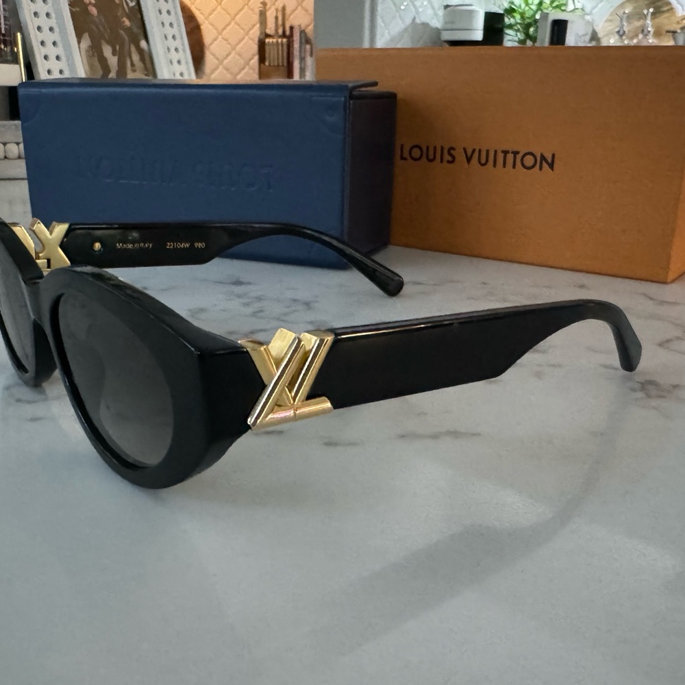 Louis Vuitton LV GO-14 Cat Eye Sunglasses